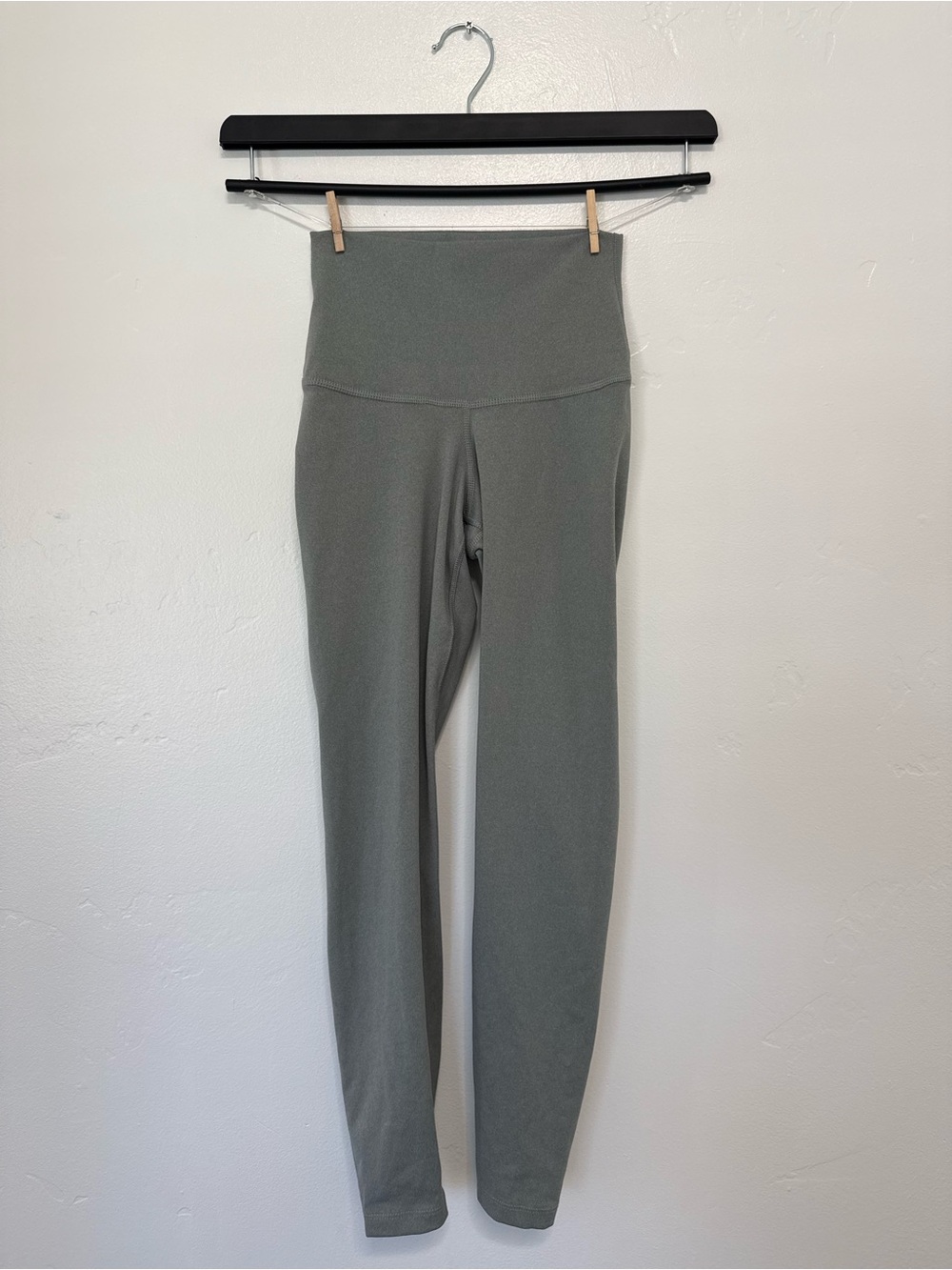 Nike Yoga Women’s High Waisted Gray Leggings Size XS